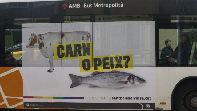 Uno de los autobuses municipales de Sant Boi