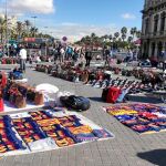 La presencia del «top manta» sigue siendo destacada en algunas zonas de Barcelona