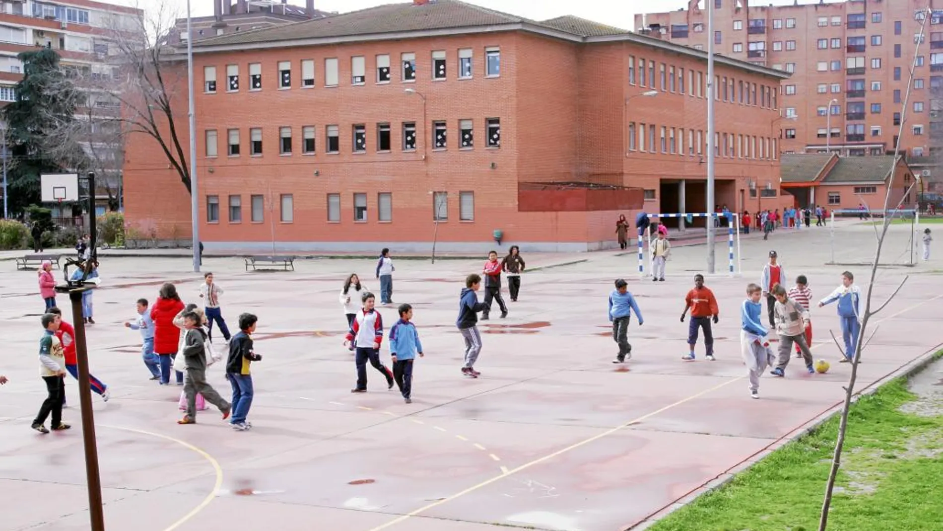 Los padres no tendrán la libertad de llevar a sus hijos a un concertado si no se cubren todas las plazas de la pública