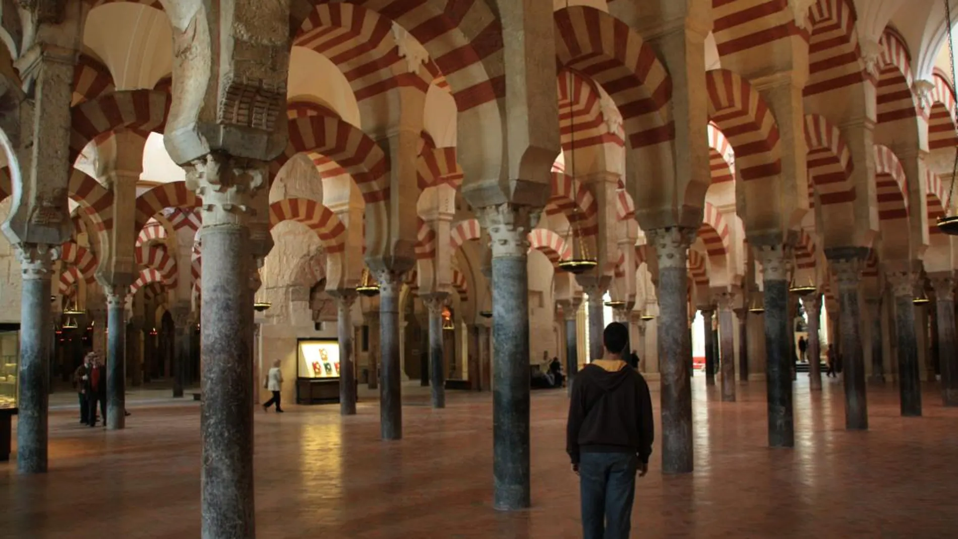 El Cabildo recuerda que «numerosas instancias» han ido reconociendo que la Mezquita es «propiedad de la Iglesia» desde 1236