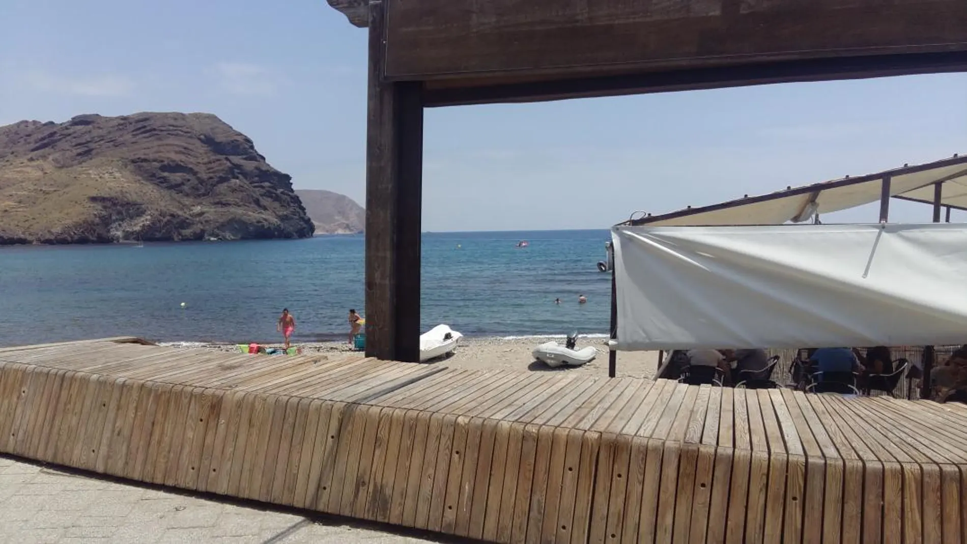 El imponente Cerro Negro de lava volcánica que se encuentra frente a la playa de Las Negras, a tres kilómetros de Las Hortichuelas, donde Gabriel desapareció