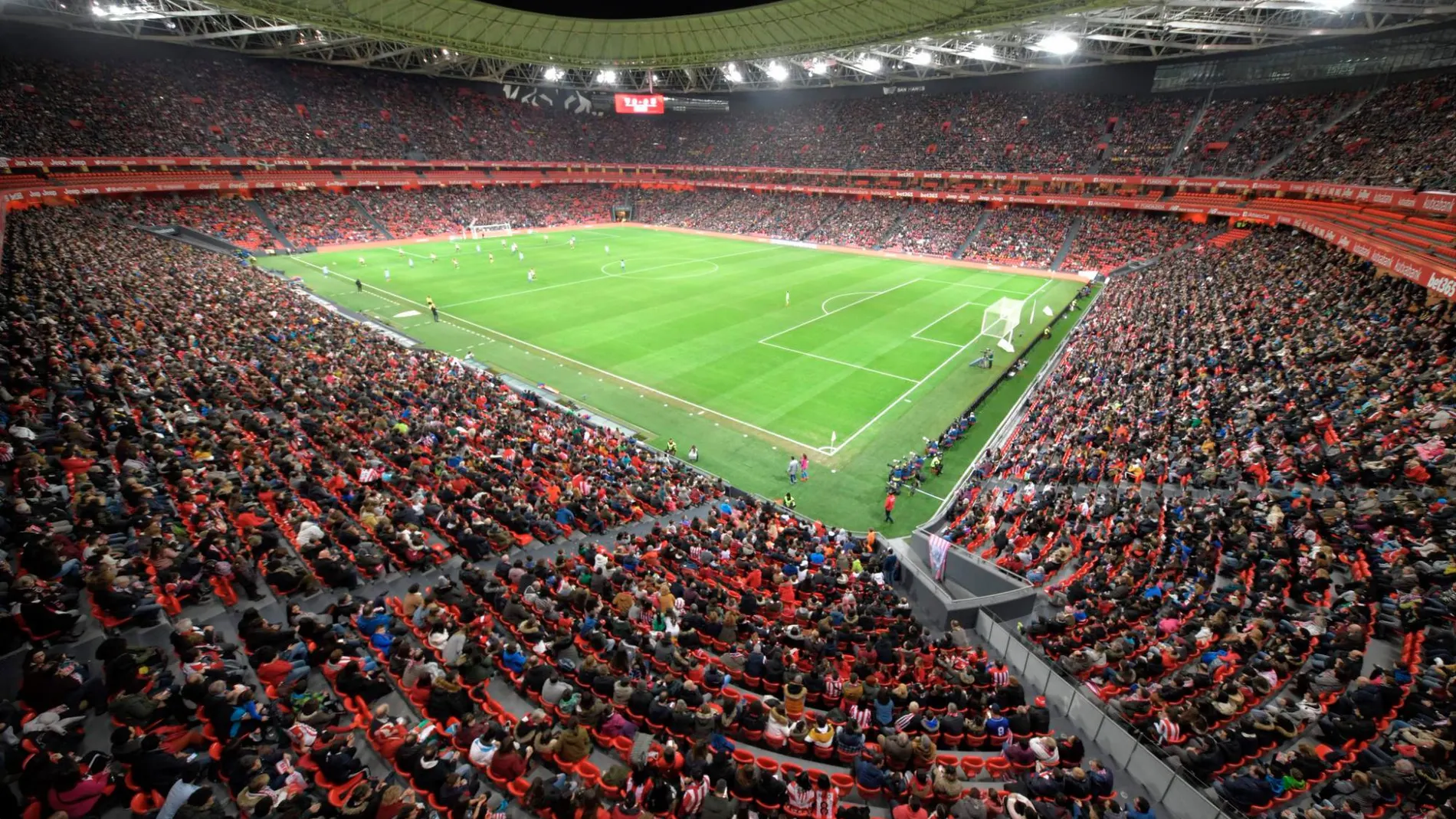El estadio de San Mamés en el partido disputado entre el Athletic Club y el Atlético de Madrid femeninos