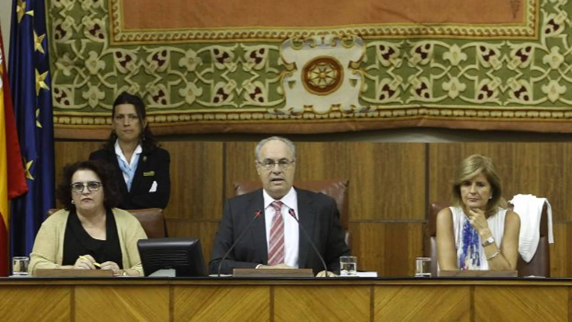 El presidente del Parlamento, ayer (Foto: Manuel Olmedo)