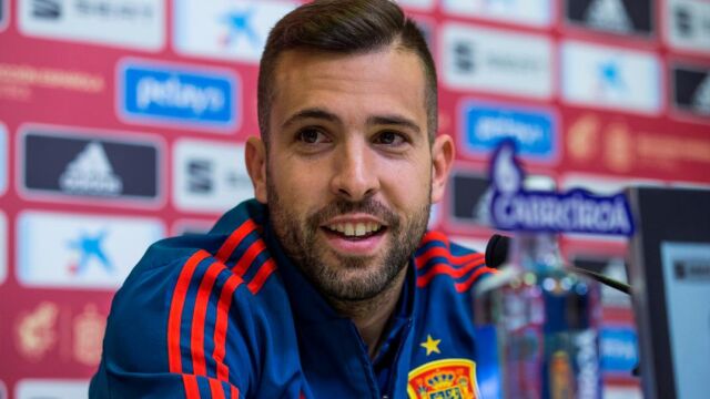 Jordi Alba durante la rueda de prensa con la Selección.