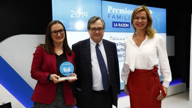 Recibieron el Premio a la Clínica de Reproducción Asistida Pionera en Desarrollo Científico la doctora Laura García de Miguel (izquierda), directora médica de la Clínica Tambre y su CEO Inge Kormelink