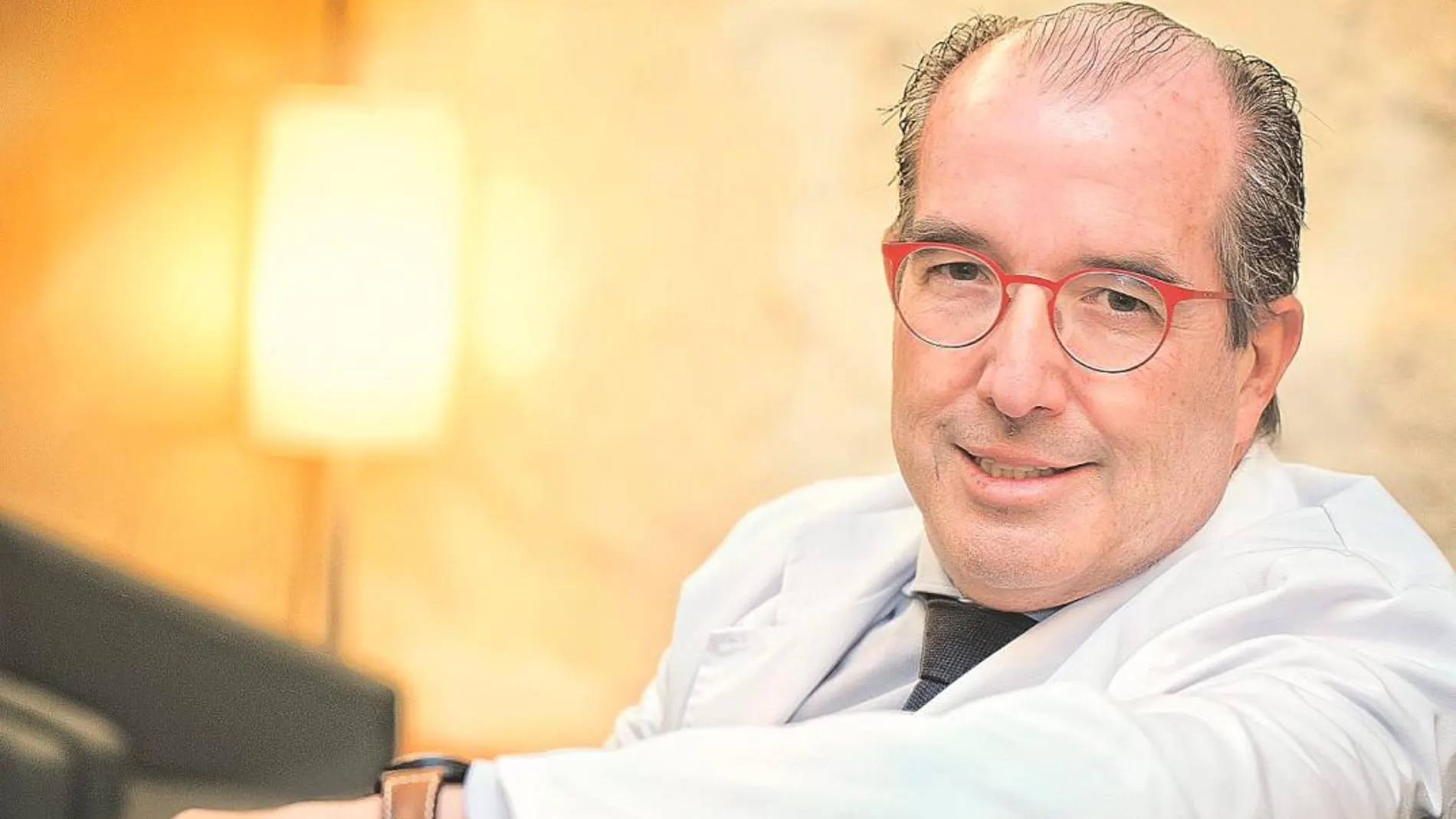 Dr. Javier González Lagunas, Jefe del Servicio de Cirugía Oral, Maxilofacial y Odontología del Hospital Quirónsalud Barcelona