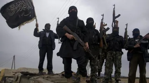 Combatiente de EI en Iraq. Foto: Reuters