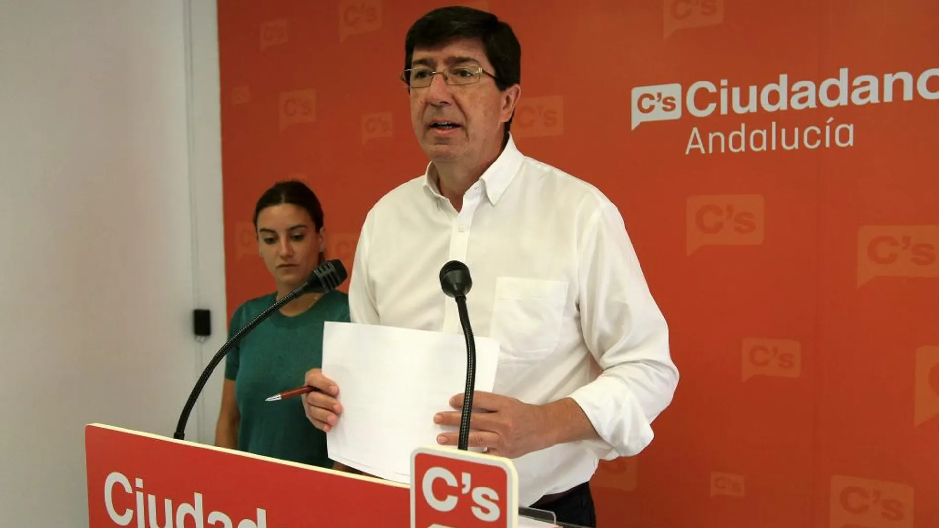 Las plataformas, en alerta : «C’s será cómplice de Díaz si elude el debate sanitario»