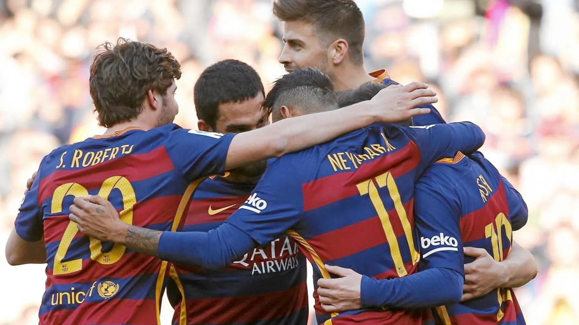 Los futbolistas del Barcelona celebran uno de los goles que le marcaron al Getafe la tarde de ayer en el Camp Nou