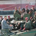 Nicolás Maduro encabeza unas maniobras militares, el domingo en Caracas, Venezuela