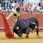 Pase de las Flores de Roca Rey ayer en La Maestranza