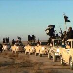 Convoy de vehículos de los combatientes del Estado Islámico de Iraq / Foto: Ap