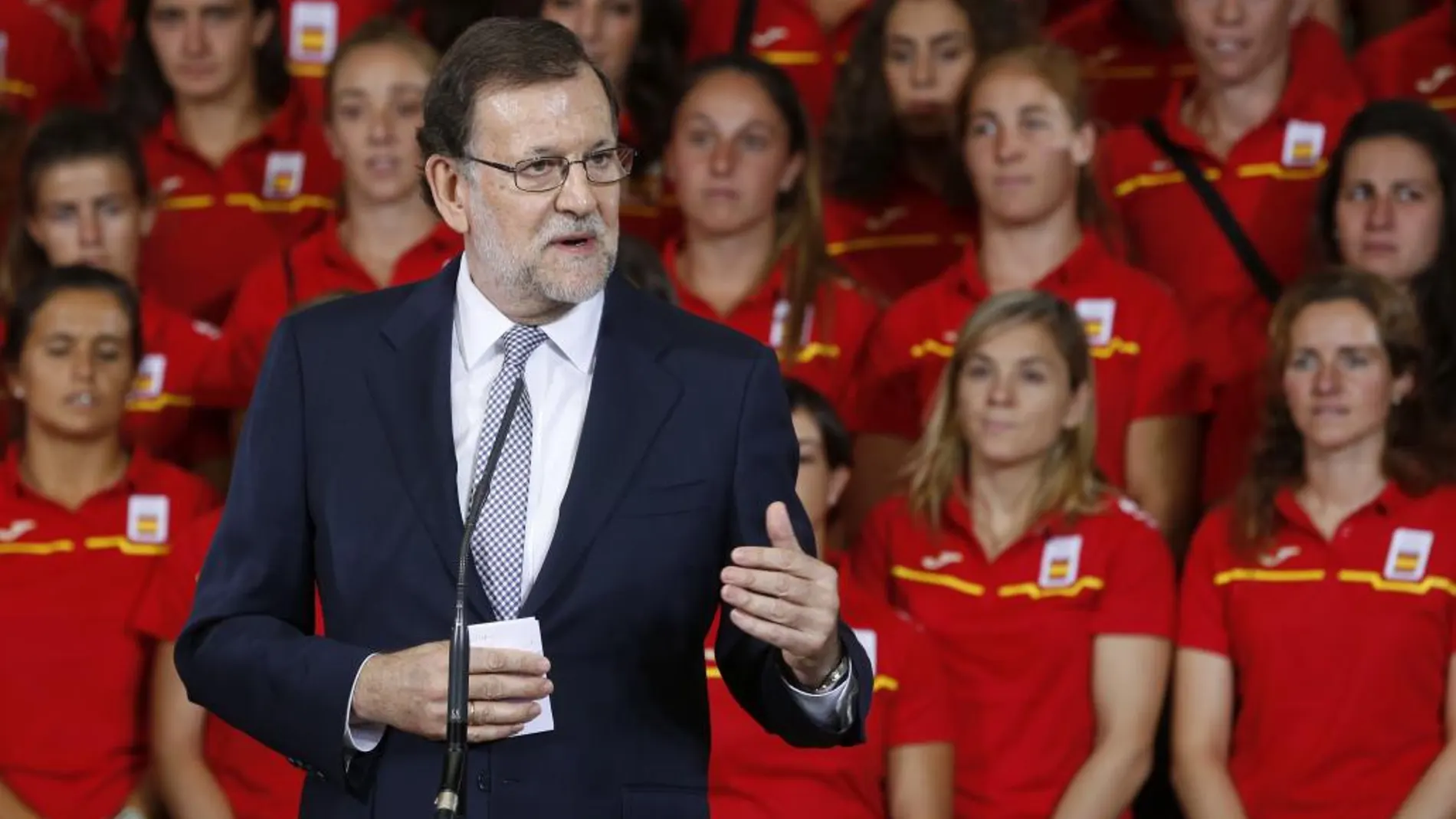 El presidente del Gobierno en funciones, Mariano Rajoy, durante la recepción ofrecida hoy al Equipo Olímpico Español que participará en los Juegos Olímpicos de Río de Janeiro