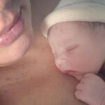Tania Llasera presenta a su hijo Pepe en Instagram