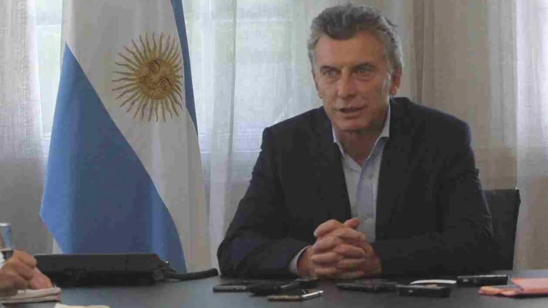 El presidente de Argentina, Mauricio Macri, participa de un encuentro con periodistas españoles en su residencia de Olivos en Buenos Aires (Argentina).