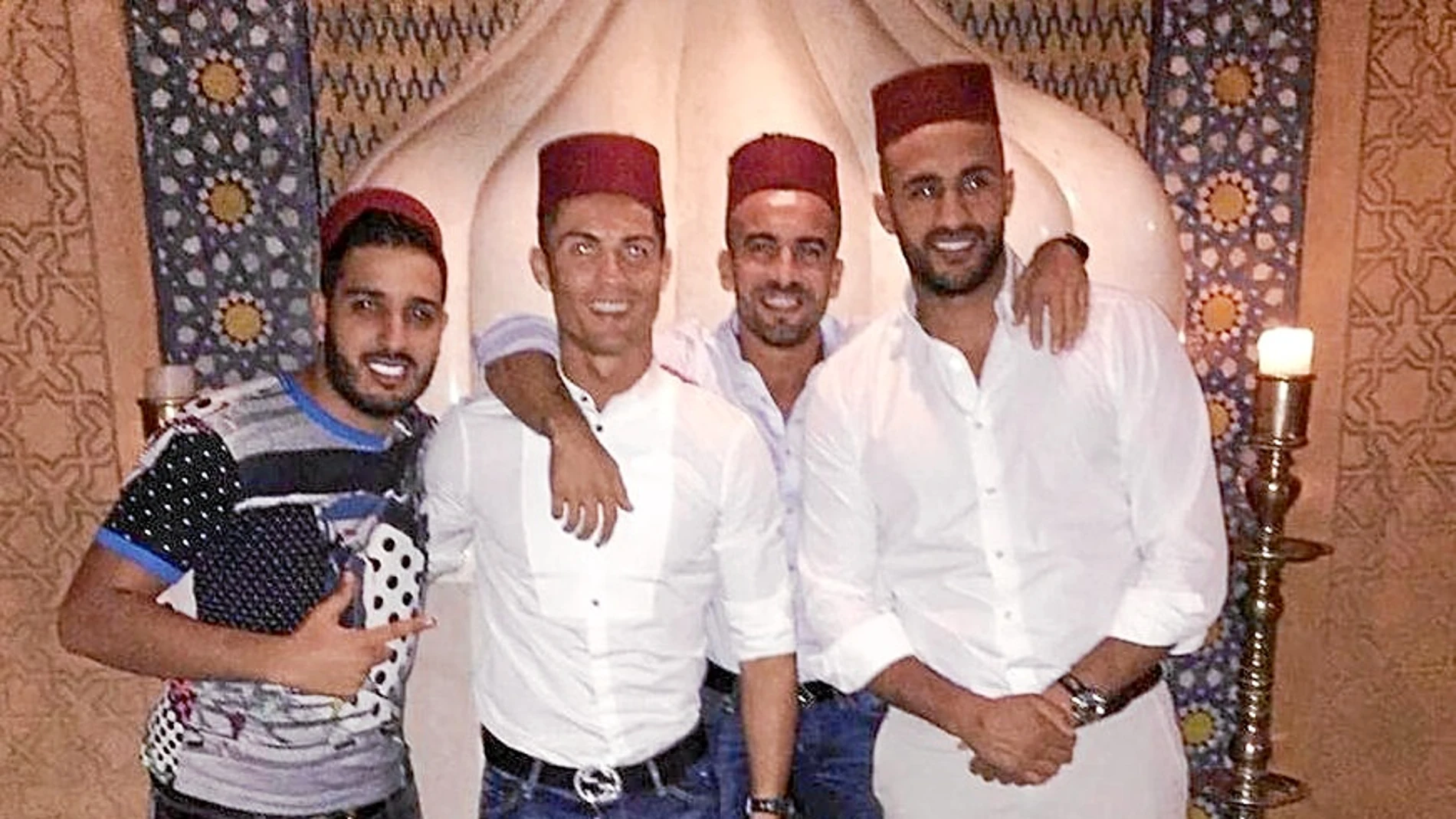 Cristiano, con sus amigos en Marruecos, durante unos días libres