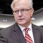 Olli Rehn, a su llegada a una reunión de la Comisión de Asuntos Económicos y Monetarios del Parlamento Europeo