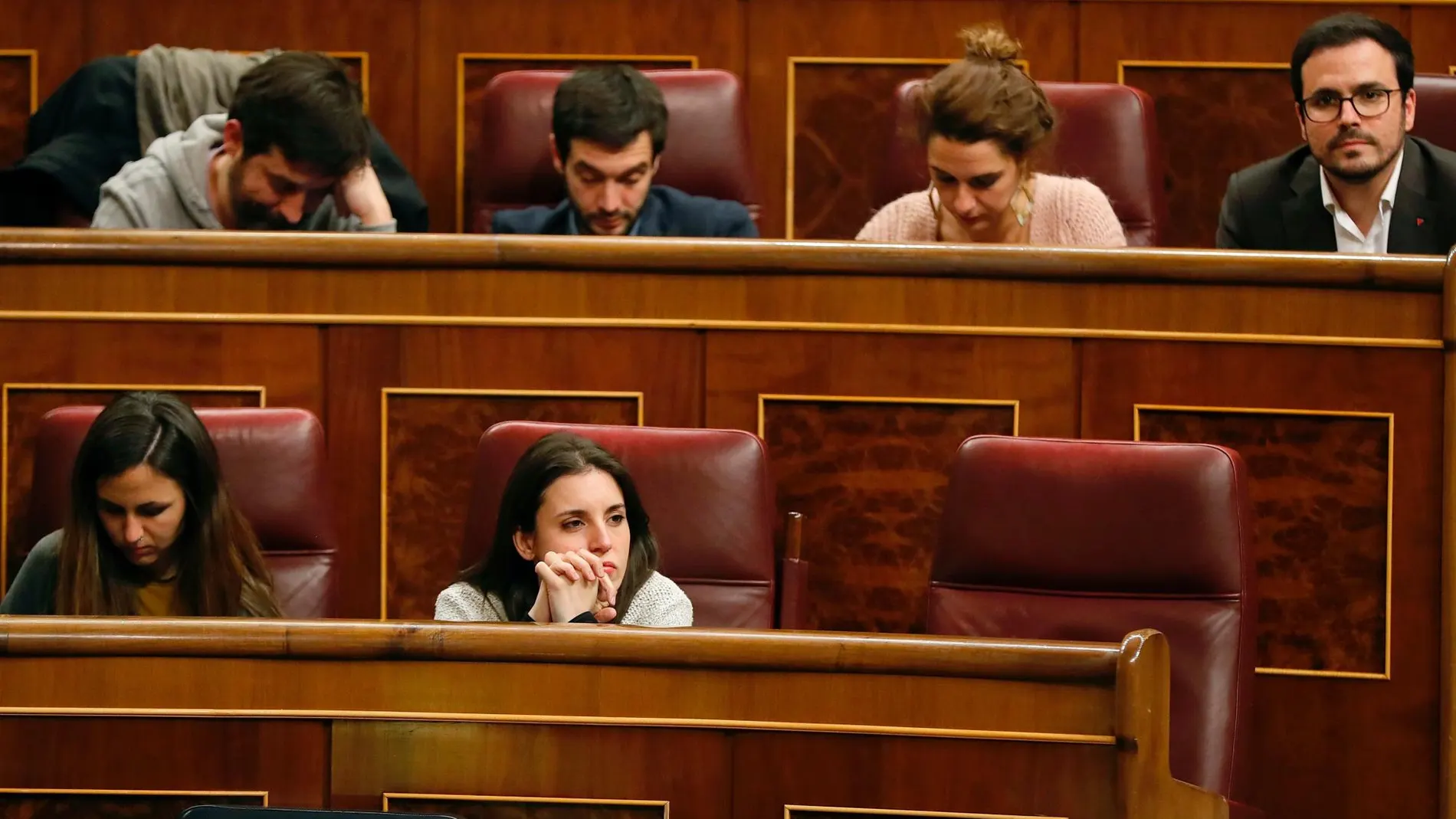 La bancada de Unidos Podemos, hoy en el Congreso. EFE/ J.P.Gandul