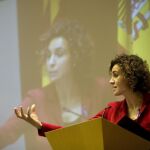 La ministra de Sanidad, Dolors Montserrat, durante su discurso en el acto de entrega de condecoraciones conmemorativas por el Día Internacional de la Eliminación de la Violencia contra la mujer