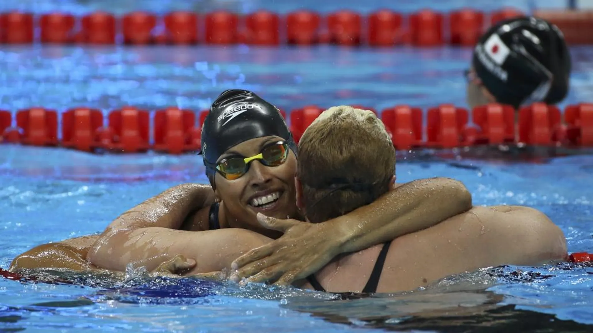 Perales, oro en los 50 espalda y suma 25 medallas