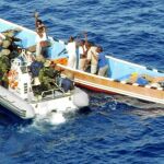 Militares españoles capturan una barcaza con piratas en 2010