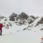 La zona del paraje 'Hoya del Caldero', entre los riscos del Fraile y el pico Navasomera, el cadáver del deportista