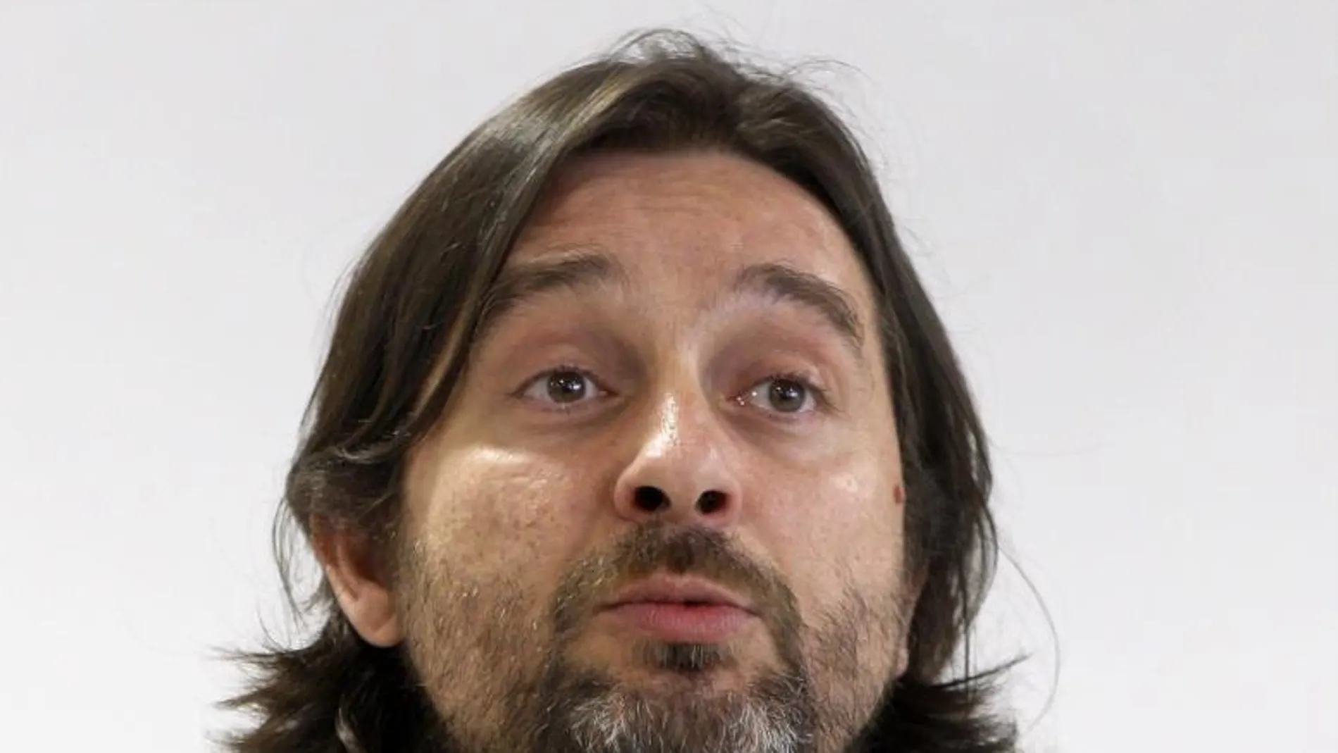 RAFAEL MAYORAL. El secretario de Relación con la Sociedad Civil y Movimientos Sociales de Podemos y Diputado en Cortes Generales por Madrid, con su melena y barba descuidada, es otro de los estandartes del «normcore» en el Congreso. El problema es que esta tendencia ya se da por muerta.