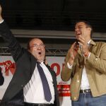 El secretario general del PSOE, Pedro Sánchez, y el candidato de los socialistas catalanes a la presidencia de la Generalitat, Miquel Iceta