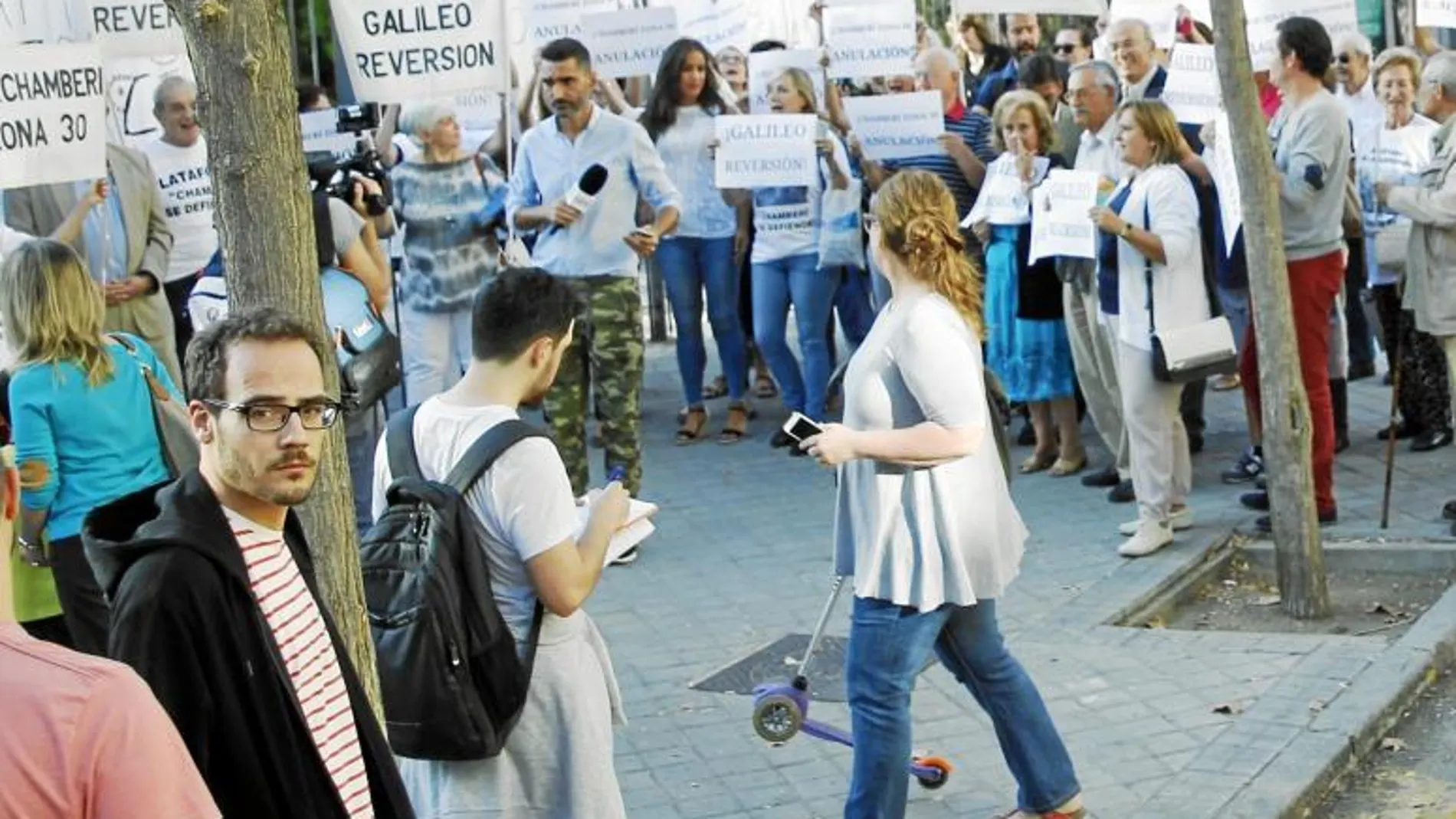 Protesta vecinal para conseguir la reversión total del proyecto «Despacio Galileo», el 28 de septiembre de 2017