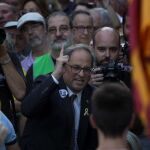 El presidente de la Generalitat, Quim Torra, en la concentración ante la sede de la Conselleria de Economía en Barcelona/Foto: Ap