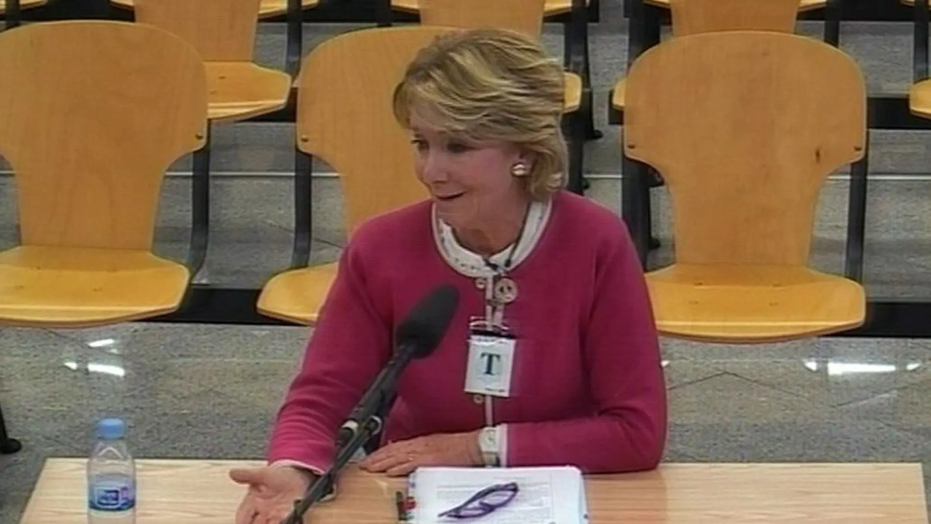 Imagen capturada de la señal institucional de la Audiencia Nacional, de la expresidenta madrileña Esperanza Aguirre, durante su declaración como testigo en «Gürtel»