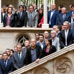 El acto reunió a más de 200 municipios, además de cámaras de comercio y sindicatos en el Palau de la Generalitat.