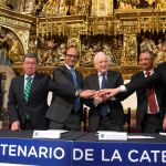 Firma del acuerdo con Méndez Pozo, César Rico, Javier Lacalle, Adolfo LLorensa y Pablo González, entre otros