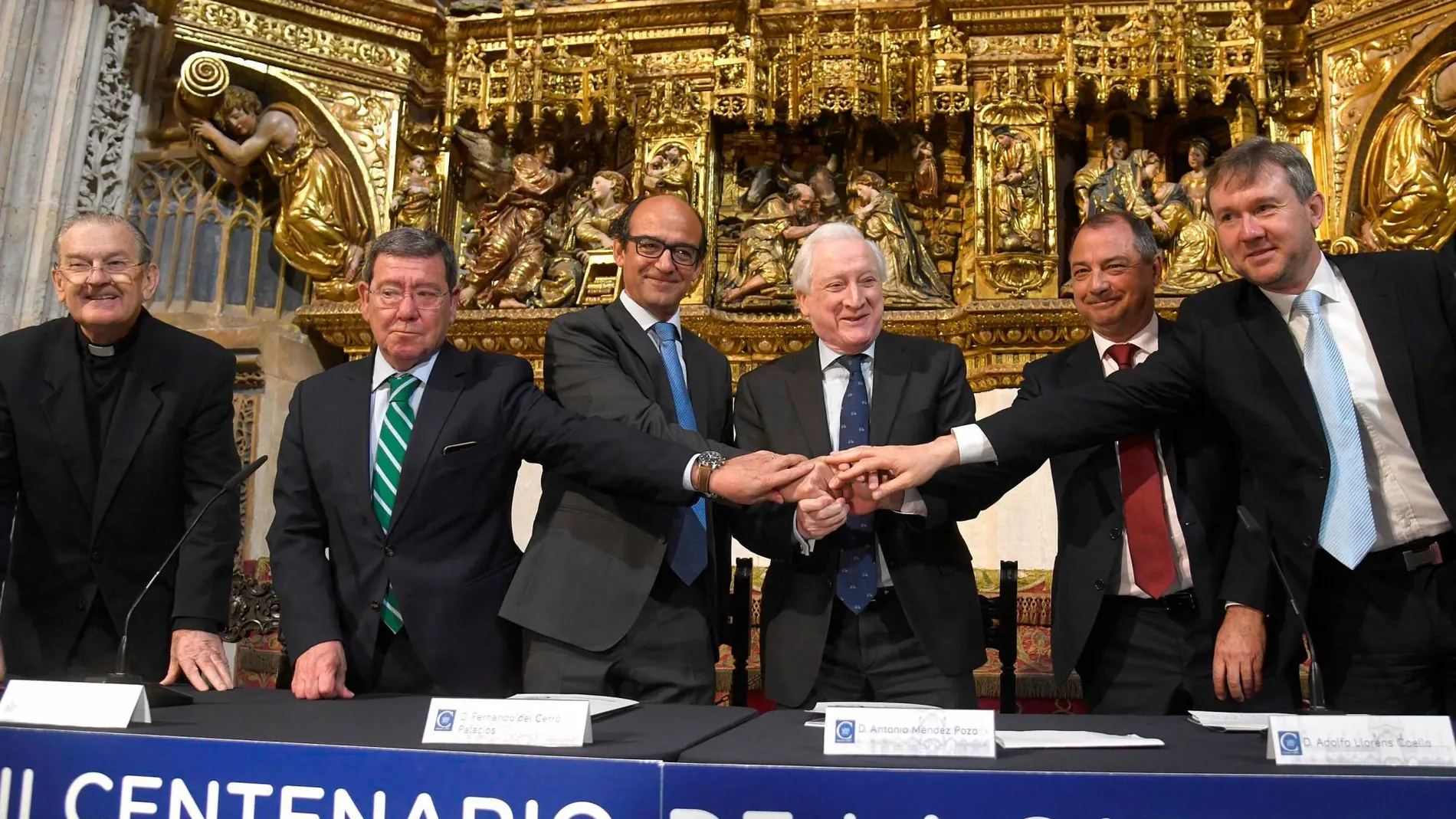 Firma del acuerdo con Méndez Pozo, César Rico, Javier Lacalle, Adolfo LLorensa y Pablo González, entre otros