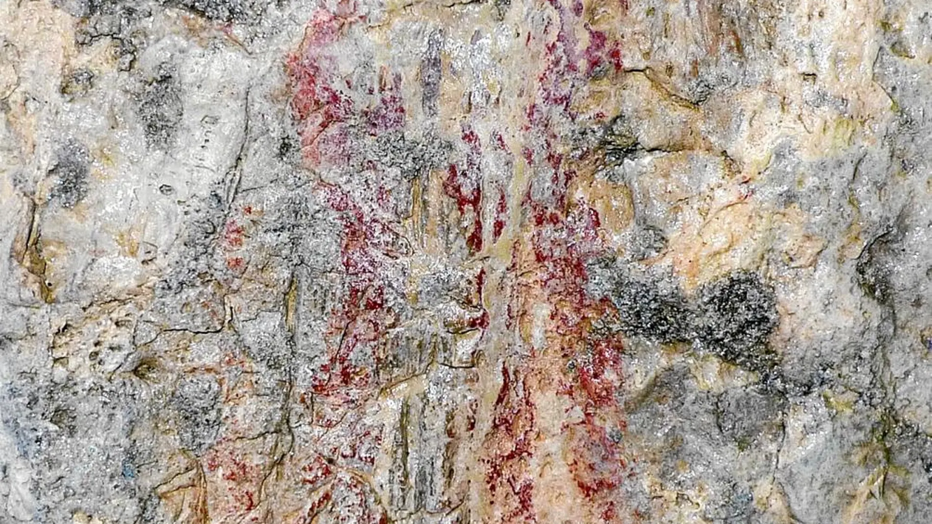 Uno de los hallazgos más importantes ha sido el de pinturas esquemáticas en el interior de cuevas que podrían formar parte de los ritos funerarios del final del Neolítico