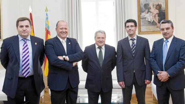 El presidente de la Diputación de Valencia, Alfonso Rus, con los alcaldes Planes, Puchades, Sanjuán y Rodríguez