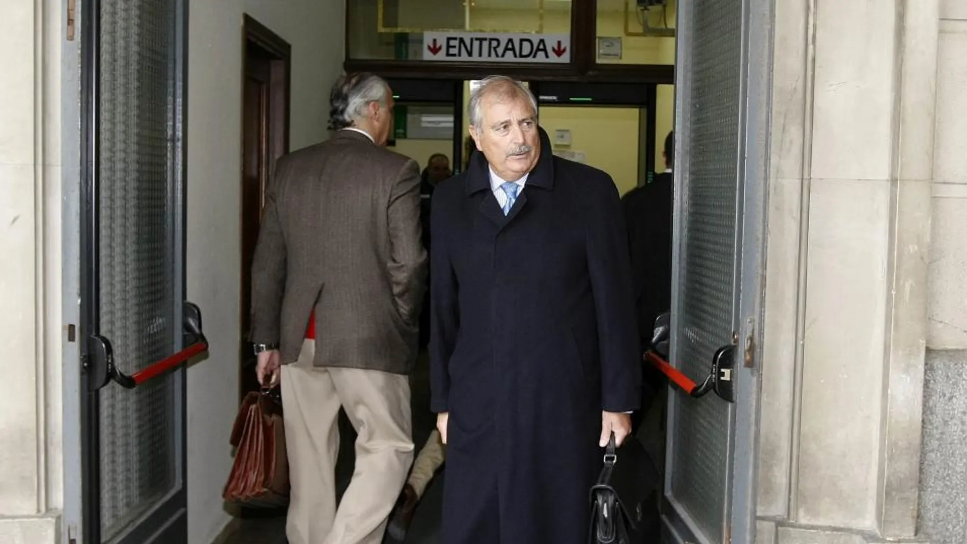 El ex titular de Cultura José María Martín Delgado, en los juzgados sevillanos