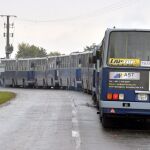 Decenas de autobuses trasladan a los refugiados de Croacia a Hungría.