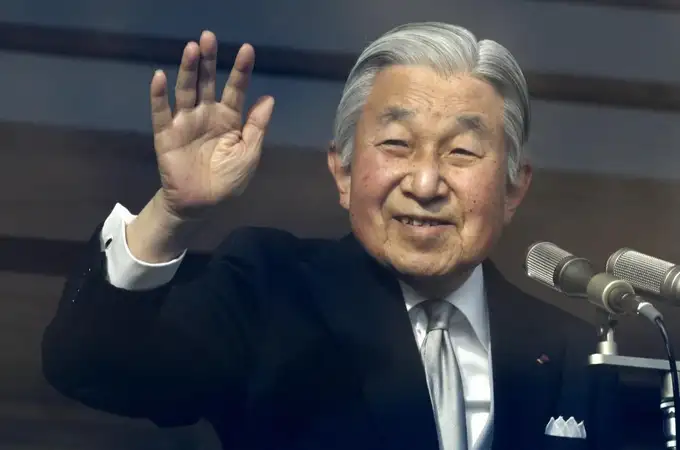 El emperador Akihito pone fecha a su marcha: abril de 2019