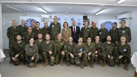 María Dolores de Cospedal durante la visita que ha realizado a los militares españoles desplegados en la República Centroafricana