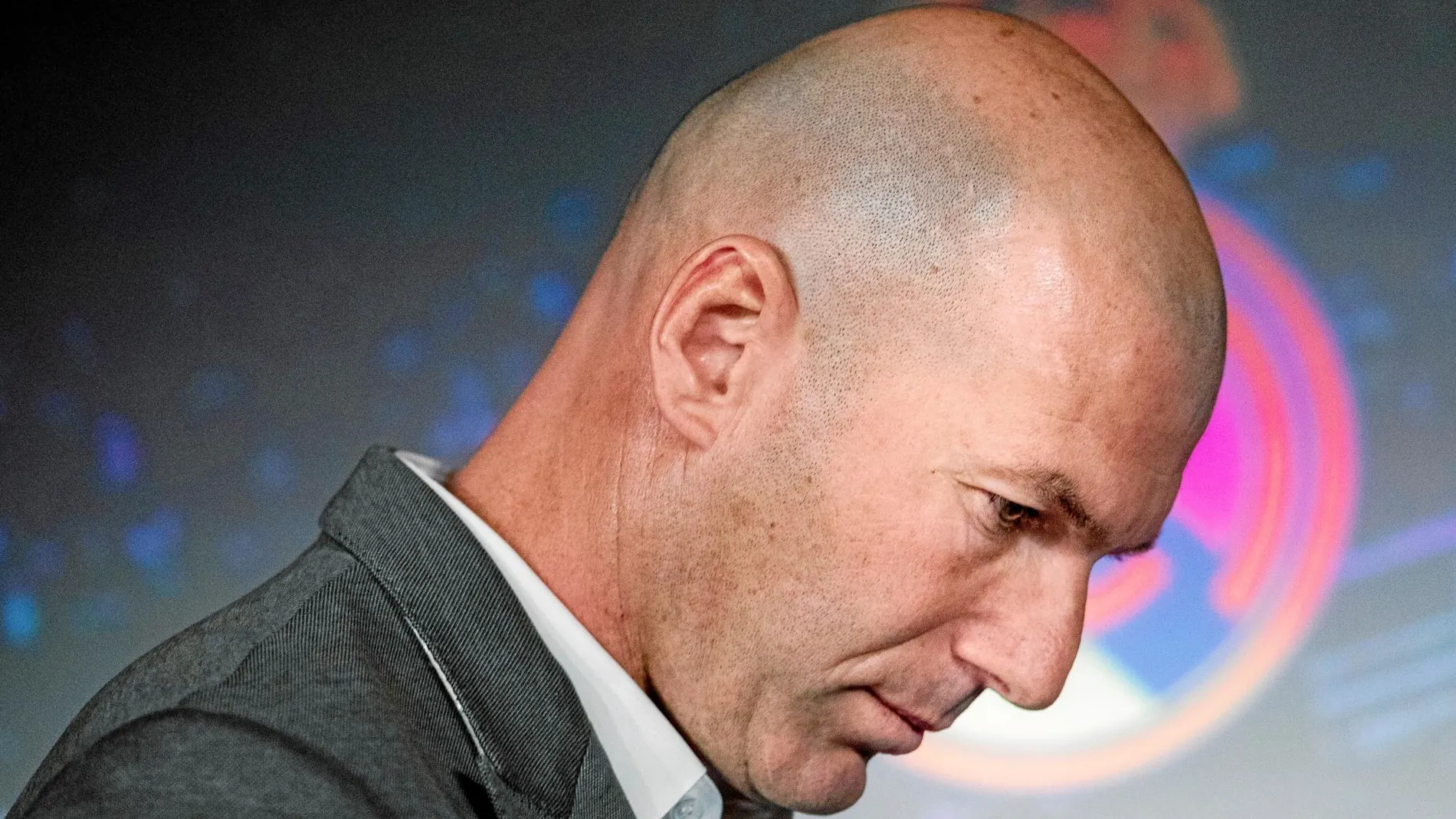 Zidane, en la sala de Prensa del Bernabéu durante su nueva presentación / Ap