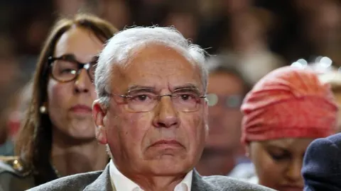 Alfonso Guerra durante la presentación de la candidatura de Susana Díaz