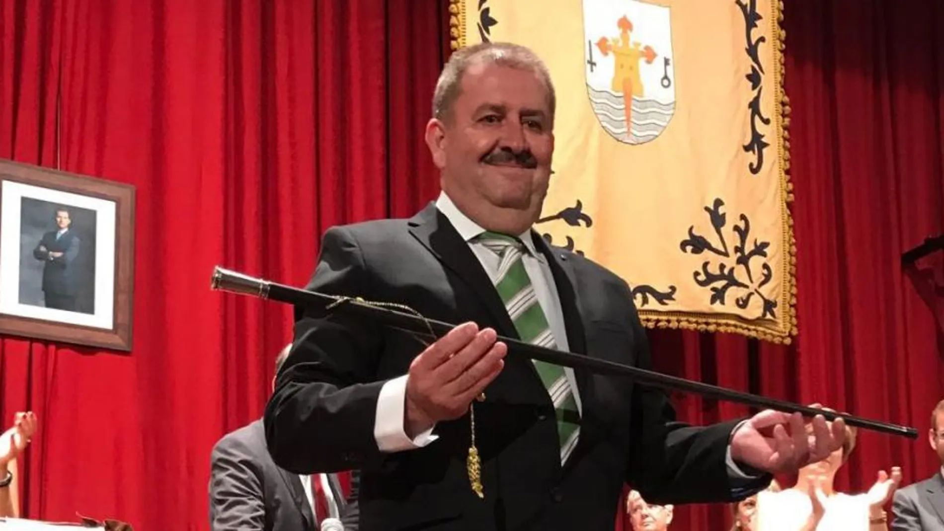 En su toma de posesión como nuevo alcalde de Totana, Andrés García Cánovas, se comprometió a sanear las arcas municipales