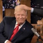 Donald Trump demuestra que su pelo es natural... y que se despeina