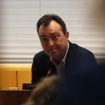 El exvicealcalde del Ayuntamiento de Madrid, Manuel Cobo, durante su comparecencia en la comisión de investigación