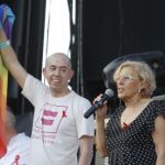 Piden explicaciones a Carmena por una canción homófoba