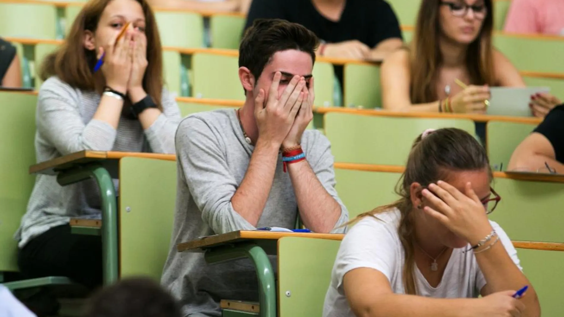 Los exámenes suelen generar estrés y ansiedad en los alumnos.. y eso no significa que padezcan ningún trastorno mental
