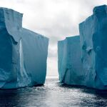 Vista de icebergs en el marco de Homeward Bound, un programa australiano apoyado por la firma española Acciona, que busca visibilizar el liderazgo de la mujer en asuntos de interés global como el cambio climático, en la Antártida / María Molina (Efe)
