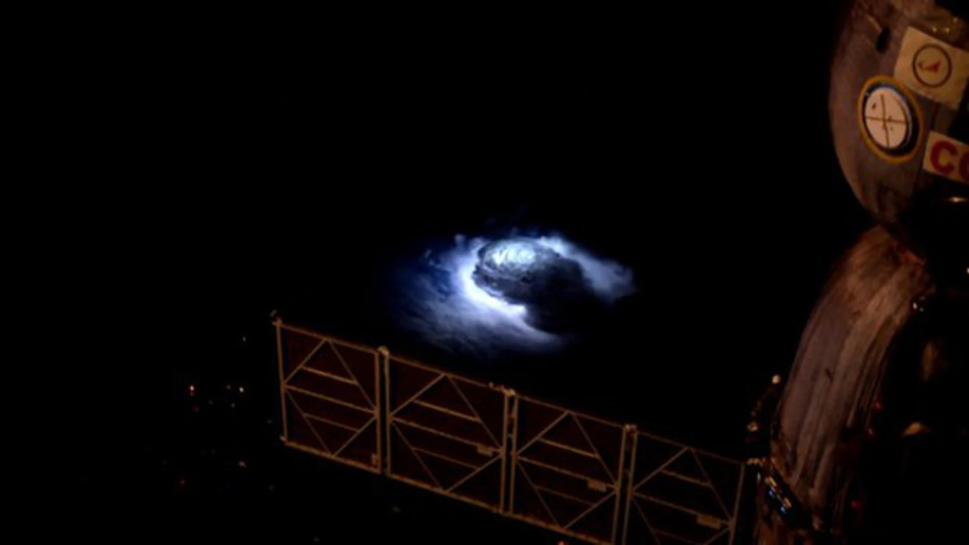 Chorros azules captados desde la estación espacial