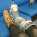 Las piernas de Bárbara, mientras esperaba en el hospital
